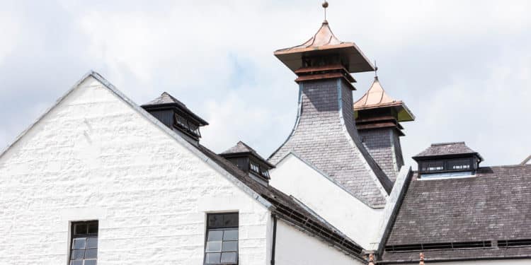 Die 8 besten Whisky Destillerien in den zentralen Highlands  - dalwhinnie destillerie highlands - 1 Dalwhinnie Whisky Destillerie in den schottischen Highlands