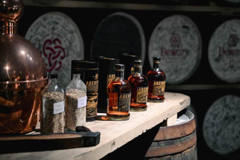 Die Aberfeldy Whisky Destillerie in den zentralen Highlands