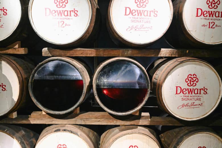 Die 8 besten Whisky Destillerien in den zentralen Highlands  - dewars distillery 24 - 6