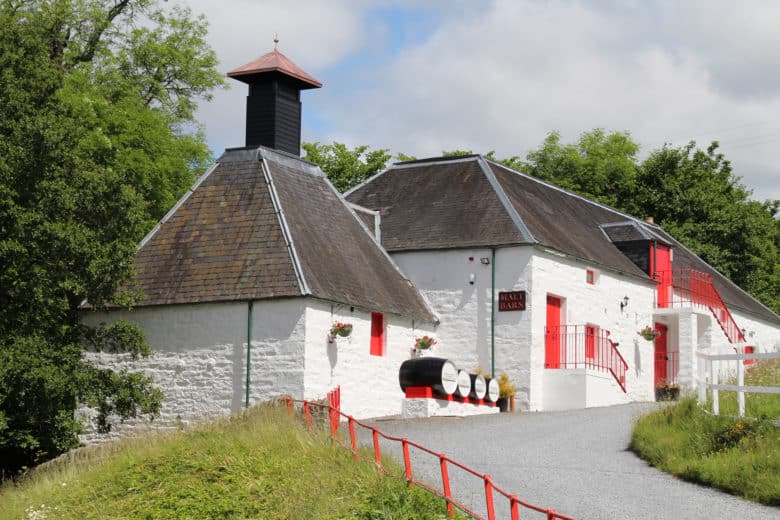 Edradour Whisky Destillerie in den schottischen Highlands
