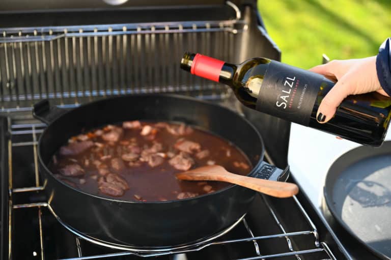 Feines Hirschragout in einer Schokoladen-Cranberry Sauce - hirschragout schoko cranberries 18 - 27