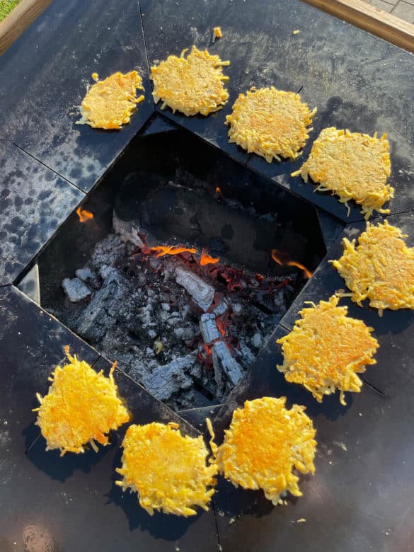 Kartoffelpuffer mit Räucherlachs von der Feuerplatte - kartoffelroesti flare 04 - 3