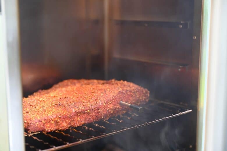 Pastrami Zubereitung im Borniak Räucherofen 70 BBQ Inox 