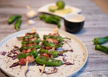 Perfekter Grillsnack - Pimientos de Padron Spieße mit Speck