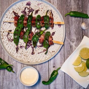 Pimientos de Padron Spieße mit Aioli Dip