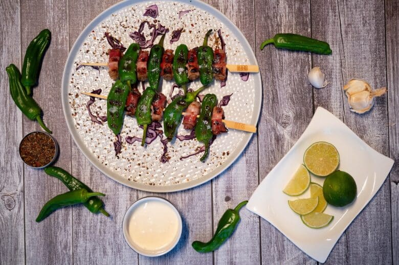 Pimientos de Padron Spieße mit Aioli Dip