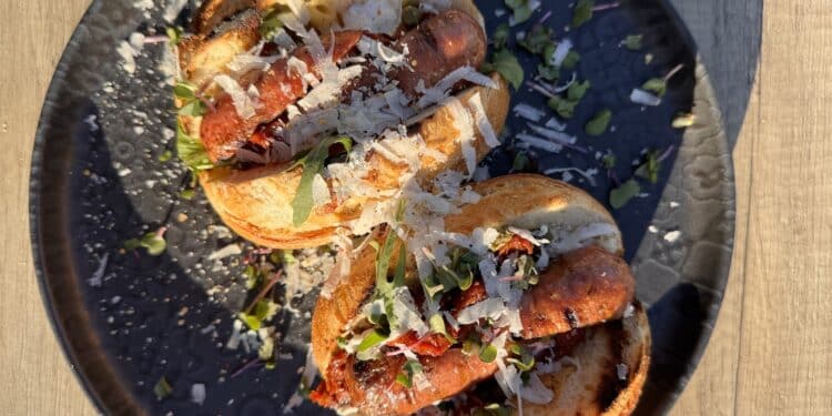 Gegrillter Salsiccia Hot Dog auf italienische Art - salsiccia hot dog 12 - 1 italienischer salsiccia hot dog